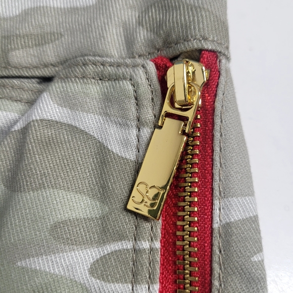 New! Skinnygirl Mid-Rise Cheryl Jogger Pants Camo - Picture 5 of 8